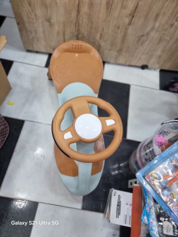 سيارة السحلية