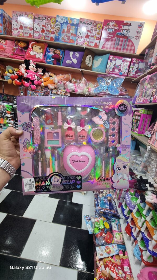 لعبة الاضافر